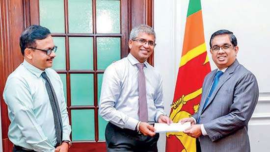 People’s Leasing Group contributes Rs.10mn to Rebuilding Sri Lanka Fund