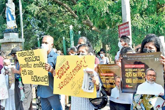 Catholics stage demo to show solidarity with Fr. Cyril Gamini