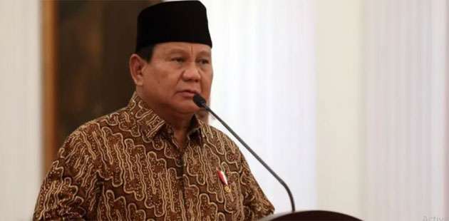 Indonesia leader sworn in with largest cabinet in decades