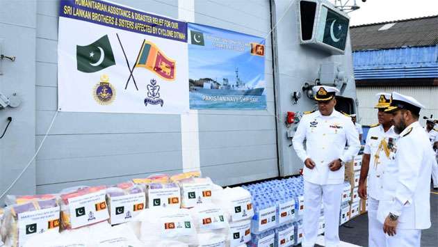 Pakistan Navy ship donates dry rations for Sri Lanka’s flood victims