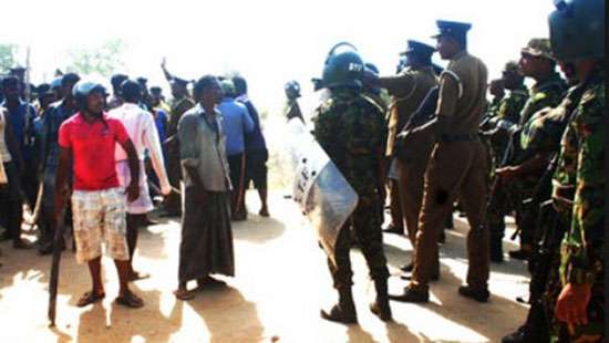 Five arrested for assaulting STF during illegal sand mining raid in Ariyalai