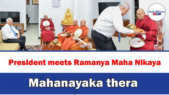 President meets Ramanya Maha Nikaya Mahanayaka thera