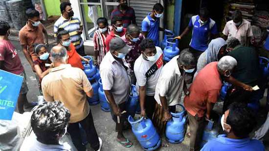 Queues lengthen to buy gas....