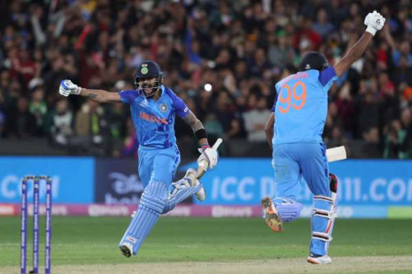 Kohli leads India to win over Pakistan in T20 World Cup thriller