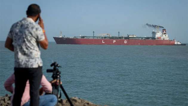Iran floats Hormuz transit tolls as Persian Gulf states warn of military response
