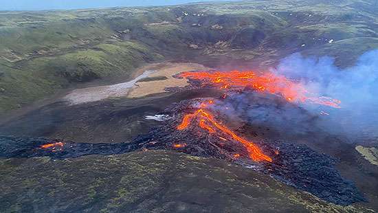 Rare volcanic eruption in Iceland