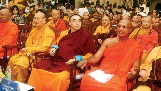 Prominent monks pay tribute to Gangarama Chief Incumbent