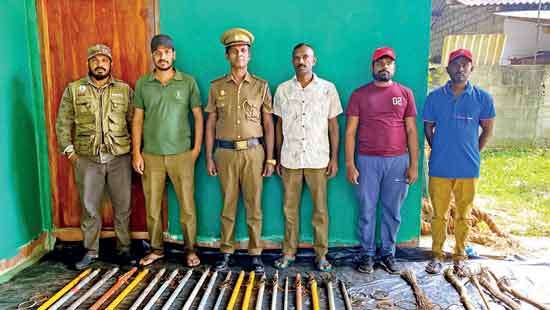 121 noose traps and 20 trap guns seized from Chena in Thirappane