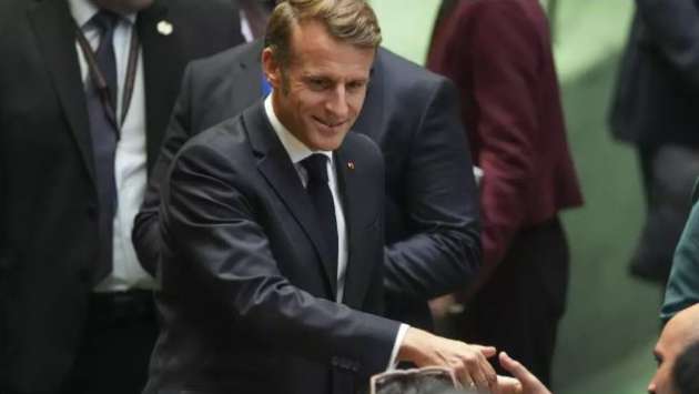 ’I’m waiting in the street’: Blocked by presidential convoy in NY, Macron phones Trump
