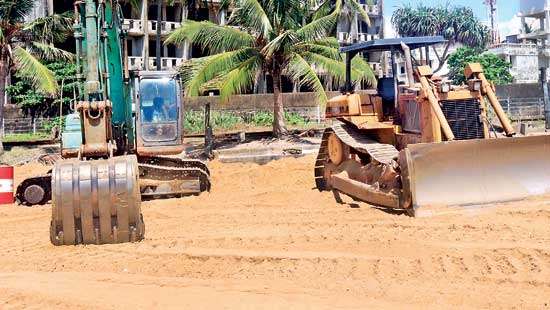 Extended beaches  at the cost of coral reefs?