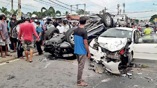 One dead, four injured after jeep driven by teenager  crashes in Welisara