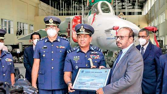 Air Force hands over Mig-27 fighter aircraft to Moratuwa Uni