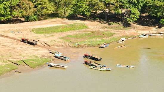 SLAF & STF raid illegal sand mining in Mutur