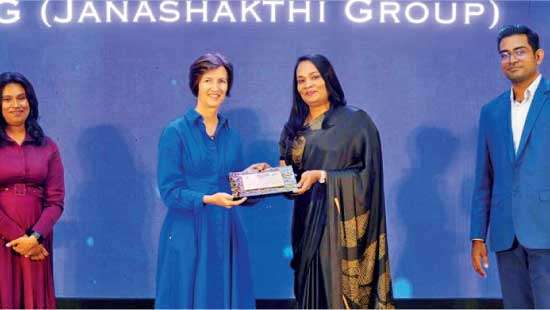 JXG recognised as inclusive workplace at Mom Leaders Conference 2025