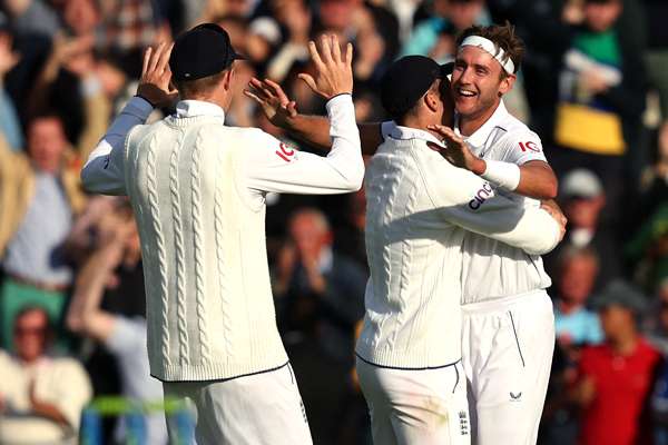 England spark Australia collapse to end Ashes all square