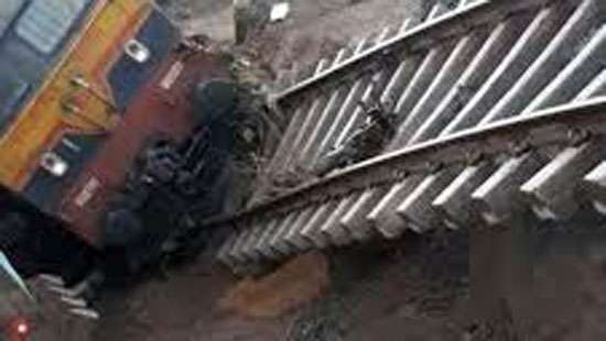 Young woman died and her sister injured in train mishap in Wellawatta