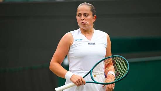 Wimbledon star kicks her own coach out during match