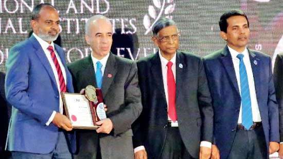 BIMT Campus CEO wins 2 CPM SL’s Management Leadership Excellence Awards