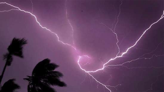Lightning kills a child, injures two in Ruwanwella