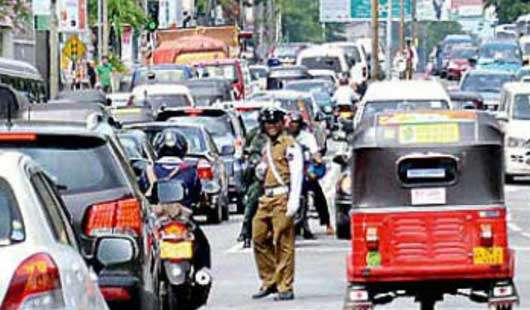 Heavy traffic in Rajagiriya, Battaramulla