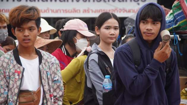 Labour expert warns against importing Sri Lankan workers