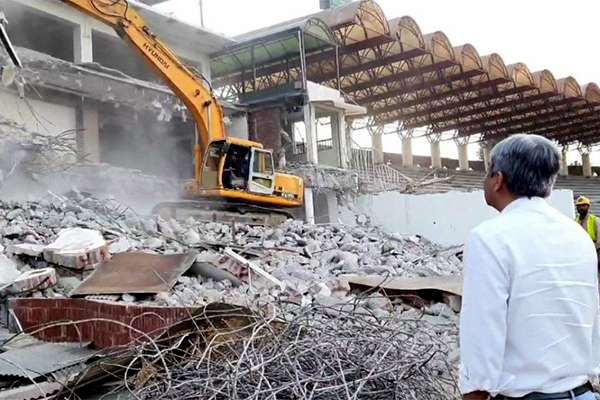 https://www.dailymirror.lk/breaking-news/Gaddafi-Stadium-to-receive-largest-investment-as-PCB-prepares-for-2025-Champions-Trophy/108-291694