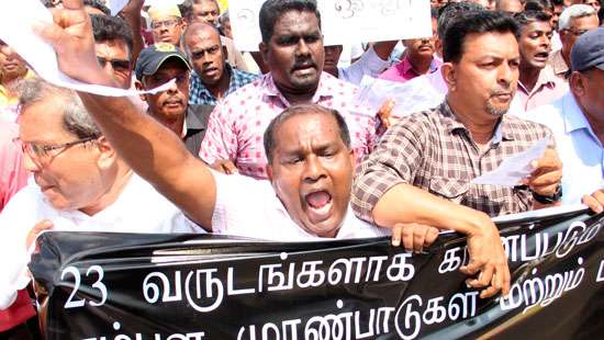 Teachers, Principals strike success; work-to-rule from today: CTU