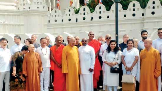 Chinese Buddhist delegation visits Sri Dalada Maligawa