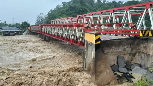 Many killed in landslides, flash floods on Sumatra island