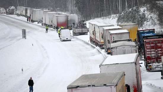 Swedish snow chaos leaves 1,000 vehicles trapped - Breaking News - Vimarsana News