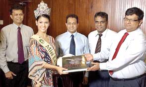 Miss Earth visits Sri Lanka Tourism