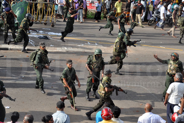 Video: Army breaks up protest