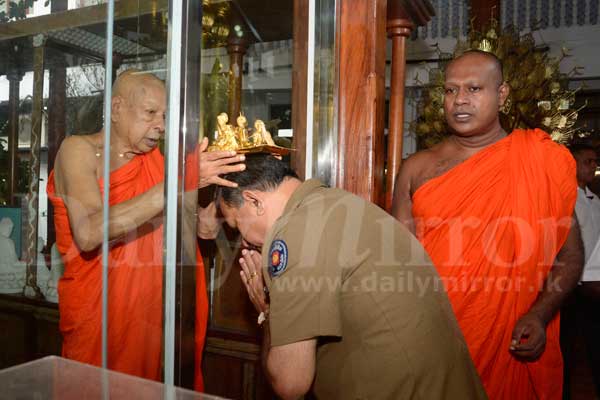 Video: IGP at Gangaramaya Temple