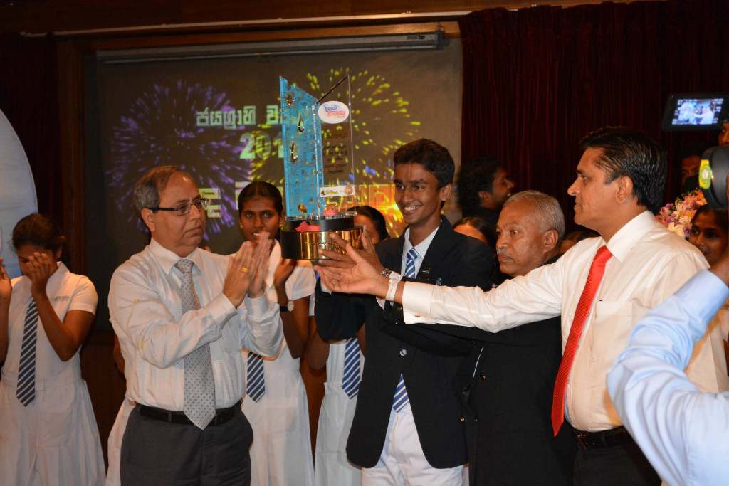 Ussapitiya Rivisanda Maha Vidyalaya emerged winners at the 2nd S-lon Diyasara Student Circle Program