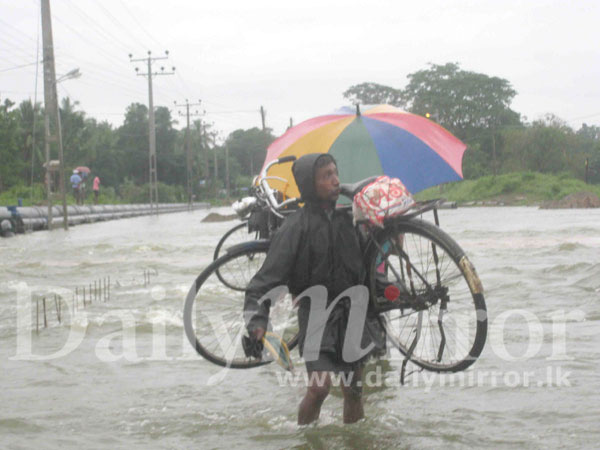 Video:Floods in Ampara