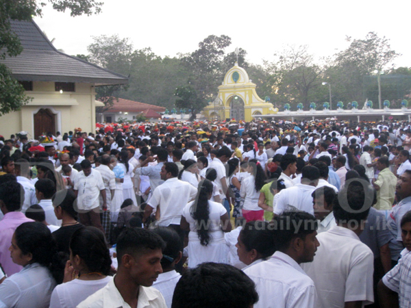 Devotees at Kataragama