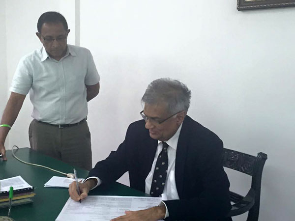 Ranil signs nomination