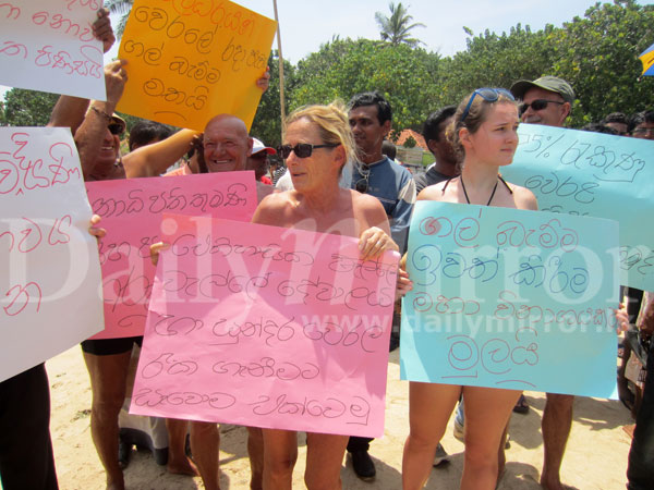 Protest to protect the beach