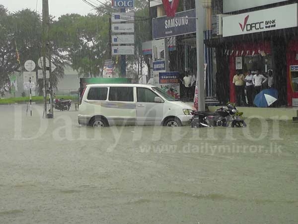 Ampara town inundated