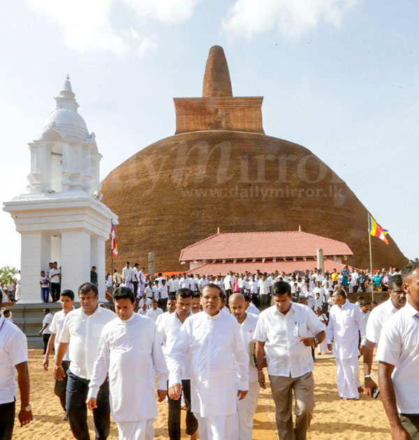 MS offers Stupa Pooja at Abhayagiriya