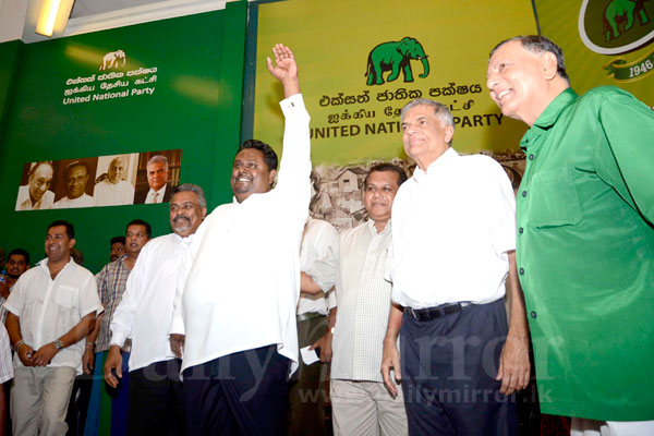 Achala joins Maithri