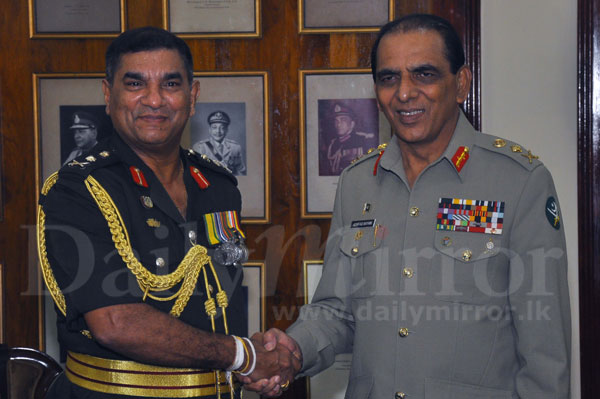 Pakistan’s COAS meets Army Commander