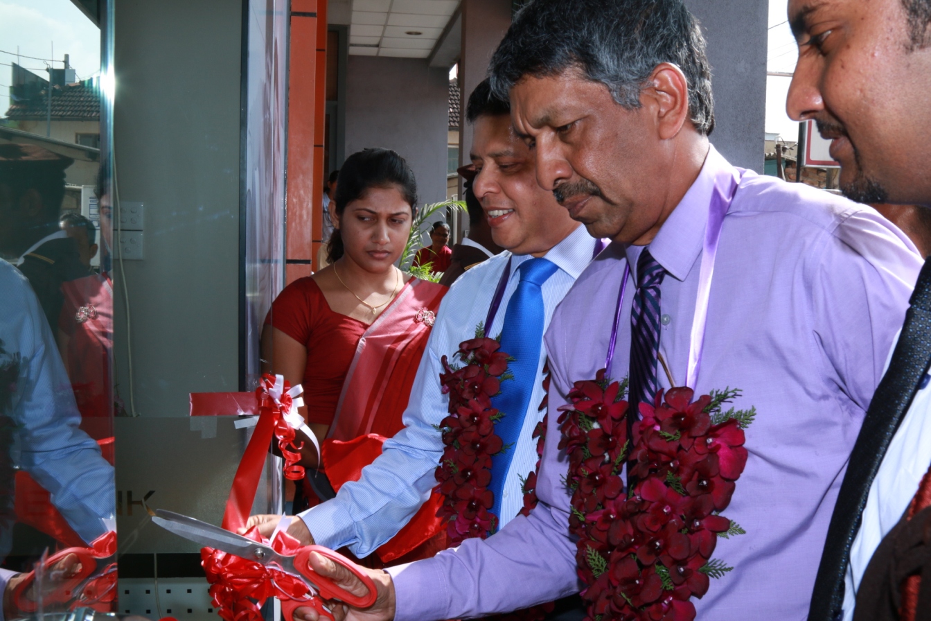 DFCC PLC expands its operations in Hingurakgoda with the opening of a new branch 