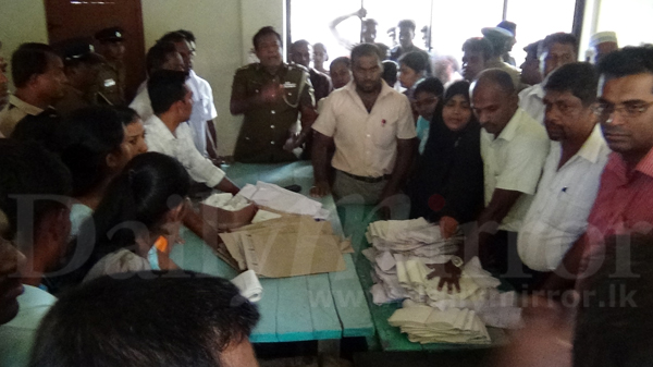 Tense situation over ballot papers in Puttalam