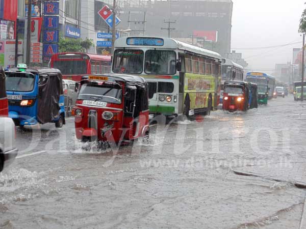 Several Colombo roads under water