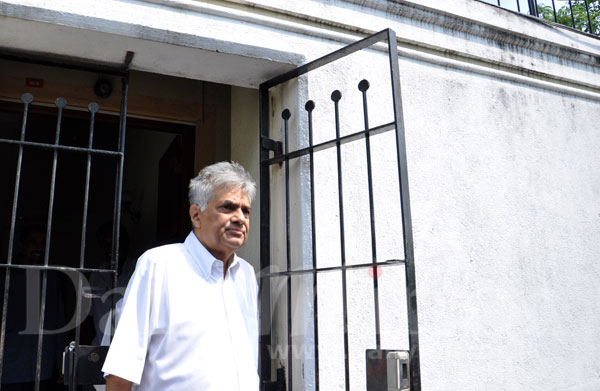 Ranil visits Wijedasa Rajapakse