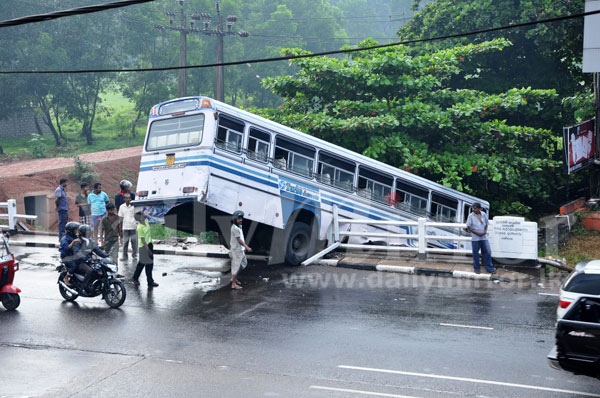 Accident on Kiribathgoda Bridge