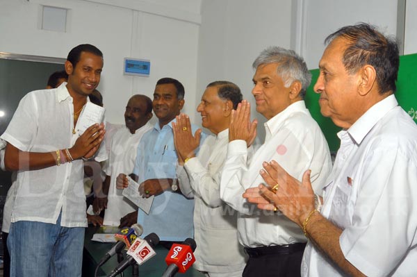 More party members to UNP