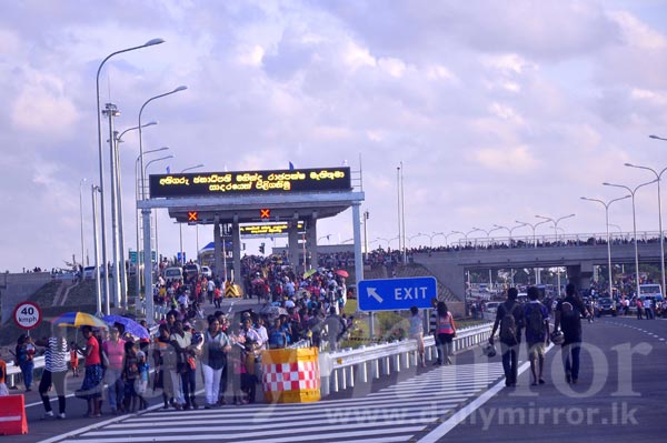 Free-walk on Expressway