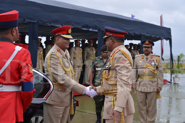 Guard honour for new General